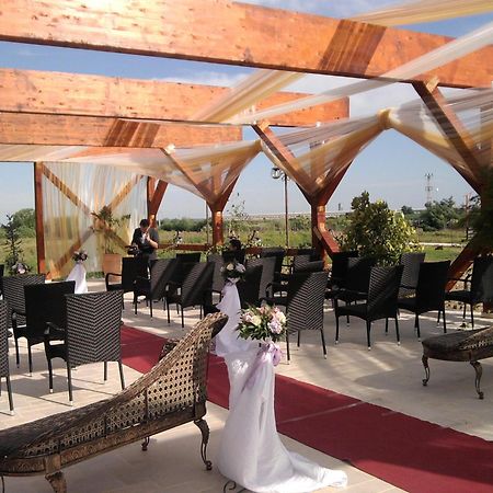 Club Insieme Grand Resort Potlogi Extérieur photo