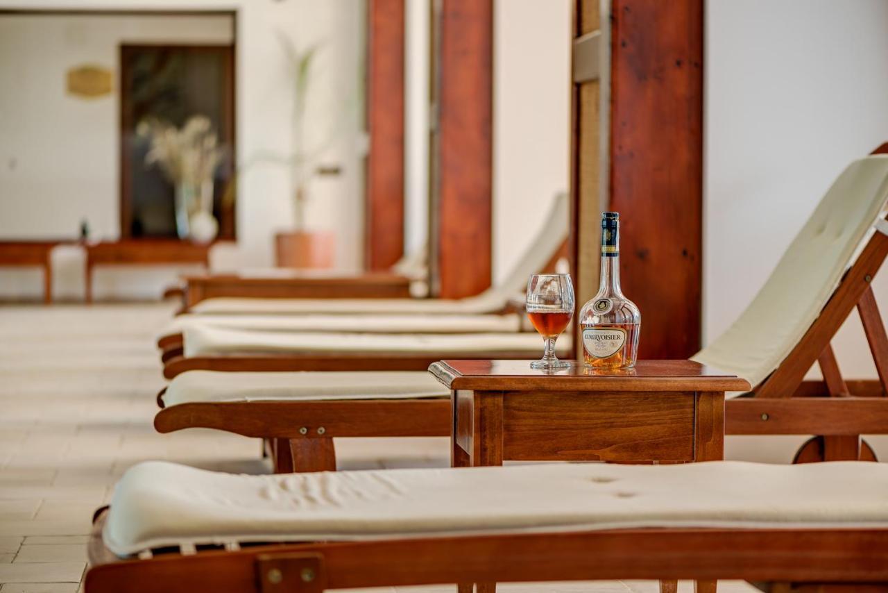 Club Insieme Grand Resort Potlogi Extérieur photo