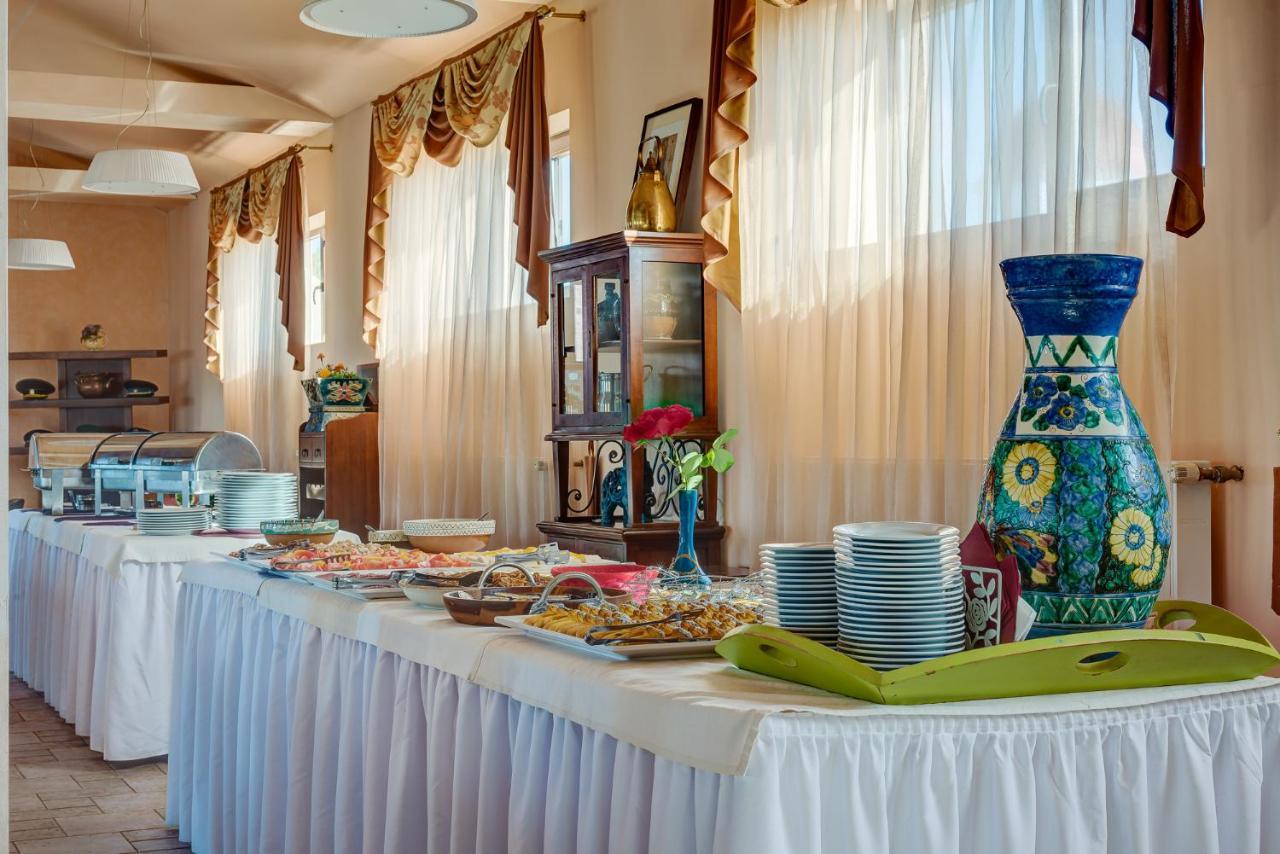 Club Insieme Grand Resort Potlogi Extérieur photo