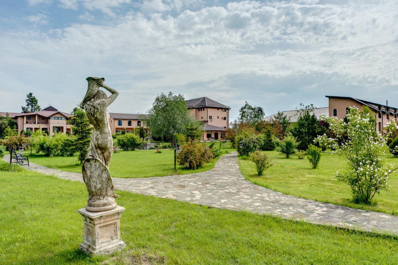Club Insieme Grand Resort Potlogi Extérieur photo