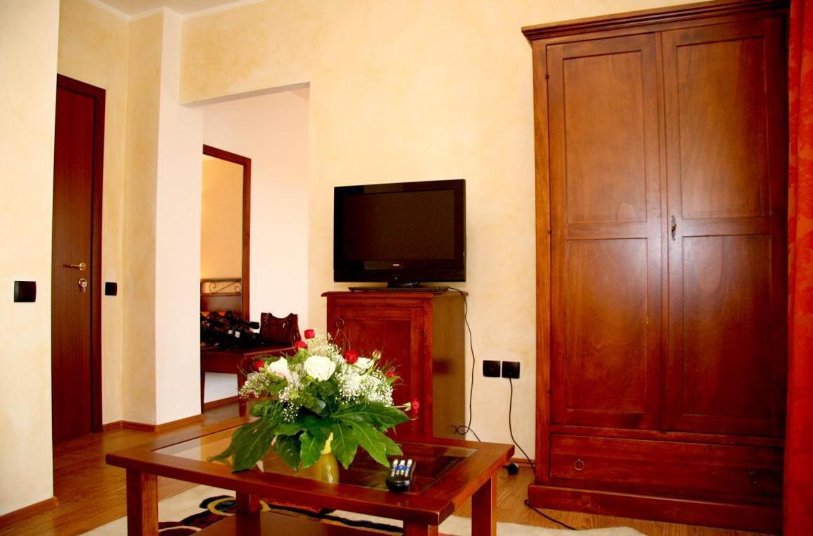 Club Insieme Grand Resort Potlogi Chambre photo