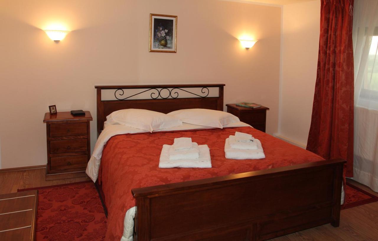 Club Insieme Grand Resort Potlogi Extérieur photo