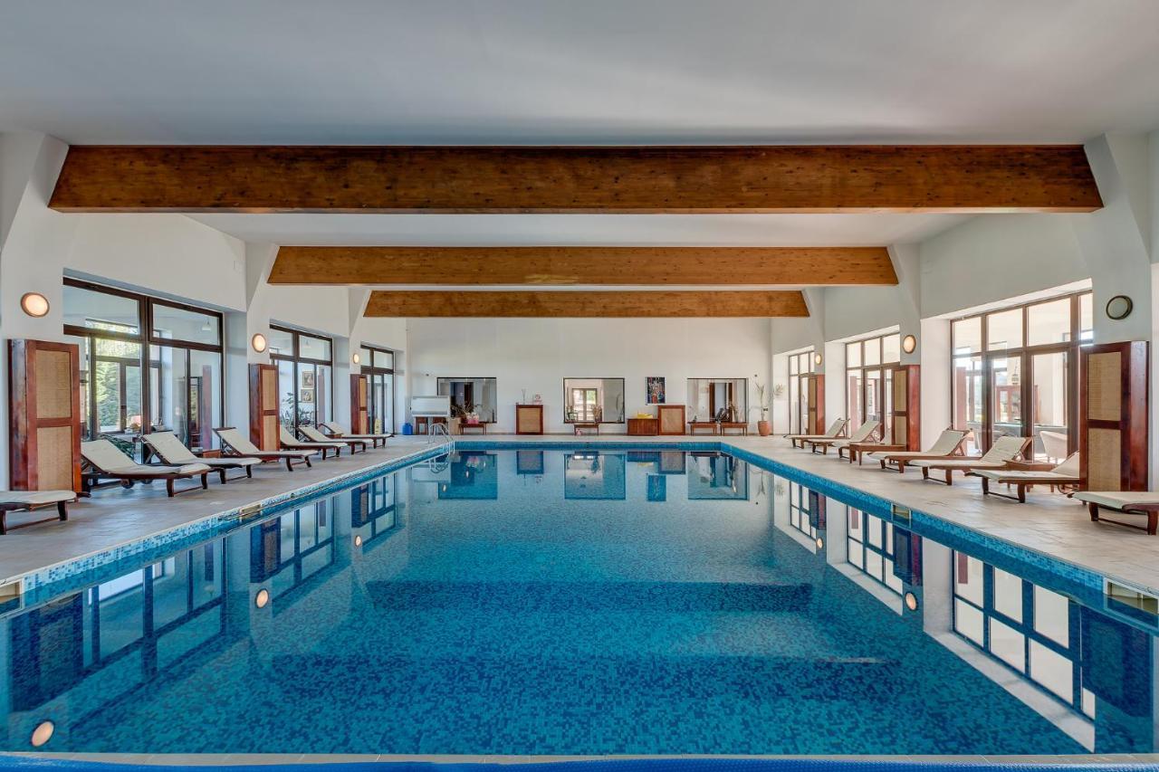 Club Insieme Grand Resort Potlogi Extérieur photo