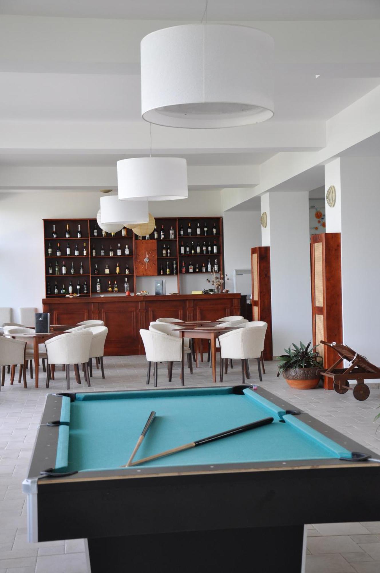 Club Insieme Grand Resort Potlogi Extérieur photo