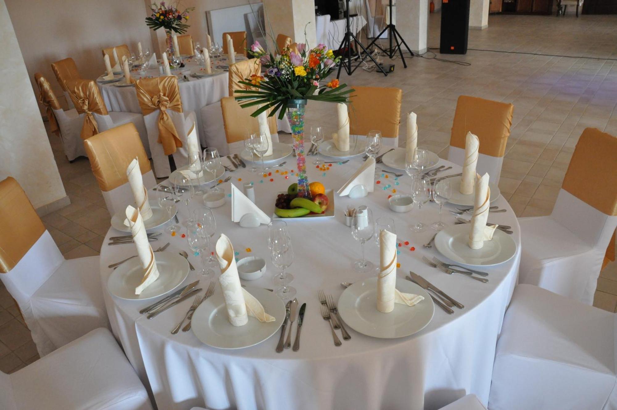 Club Insieme Grand Resort Potlogi Extérieur photo